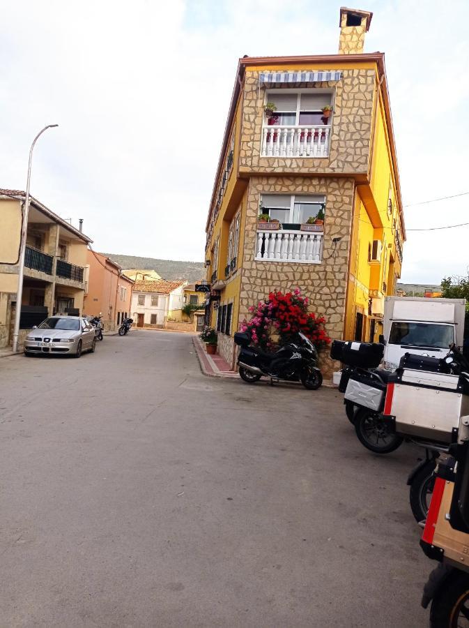 Hostal Cañamares Zewnętrze zdjęcie